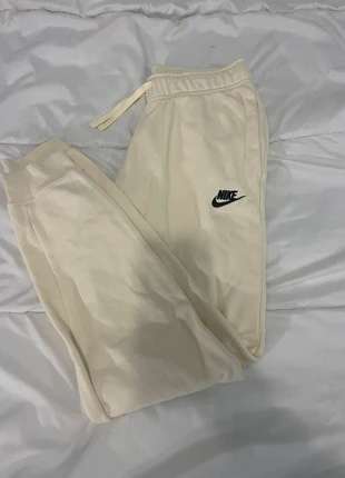 jogging nike crème taille S, brand: Nike, condition: Very good, size: S / 36 / 8, €36.00, €38.50 includes Buyer Protection