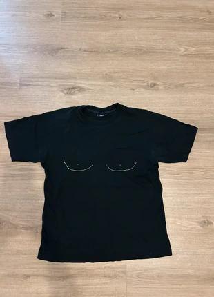 T-shirt noir seins brodés, brand: Vintage, condition: Very good, size: S / 36 / 8, €5.00, €5.95 includes Buyer Protection