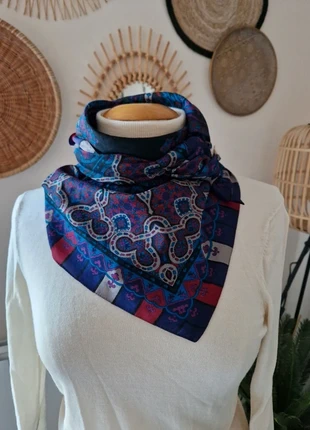 Très joli Foulard carré vintage violet imprimé fuchsia cyan 89x89 cm, merk: Vintage, staat: Heel goed, € 6,00, € 7,00 inclusief Kopersbescherming Pro