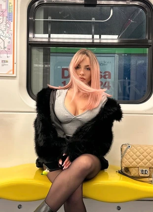 Parrucca rosa sfumata medio lunga con frangia laterale, marca: Rosa, estado: Bom, tamanho: S / 36 / 8, €6.00, €7.00 inclui Proteção do Comprador