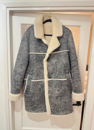 Zara grey shearling jacket - size L, merk: Zara, staat: Heel goed, maat: L, € 50,00, € 53,20 inclusief Kopersbescherming