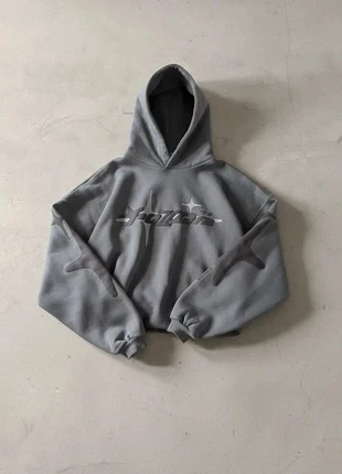 Sweat à capuche gris motif graphique, estado: Muy bueno, tamaño: M, 79,90 €, 84,60 € Protección al comprador incluida