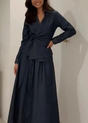 Robe longue portefeuille en denim foncé, coupe fluide avec nœud élégant sur le côté. taille L, marke: phenomeca, zustand: Sehr gut, größe: L / 40 / 12, 69,00 €, 73,15 € inklusive Vinted-Käuferschutz