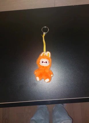 Oranje labubu, merk: POPMART, staat: Nieuw zonder prijskaartje, € 10,00, € 11,20 inclusief Kopersbescherming