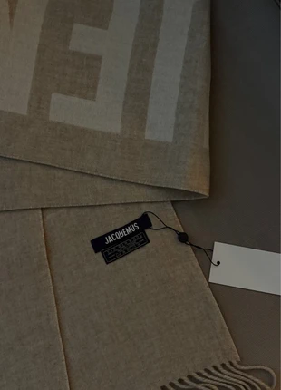 Sjaal multi beige, merk: Jacquemus, staat: Nieuw zonder prijskaartje, € 109,00, € 115,15 inclusief Kopersbescherming
