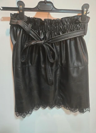 Jupe simili cuir, marca: Boutique Parisienne, estado: Novo com etiquetas, tamanho: Tamanho único, €21.00, €22.75 inclui Proteção do Comprador