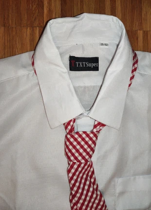 Weißes kurzärmeliges Hemd 152 Jungs, marque: TXT, état: Très bon état, taille: 12 ans / 152 cm, 6,00 €, 7,00 € Protection acheteurs incluse