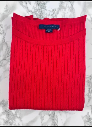 Sweat/Pull Tommy Hilfiger Rouge pailletté / Torsadé/ Col rond / Logo brodé / Taille M Femme, marke: Tommy Hilfiger, zustand: Sehr gut, größe: M / 38 / 10, 28,00 €, 30,10 € inklusive Vinted-Käuferschutz