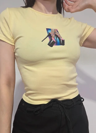 New designer t-shirt with heels print, brand: Selfmade, condizioni: Nuovo con cartellino, taglia: M / IT 42 / EU 38, €10.00, €11.20 include la Protezione acquisti