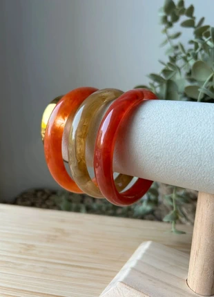 Lot de 3 bracelets rigides en résine Corail, caramel et ambre Neufs, marque: Caramel, état: Neuf avec étiquette, 16,00 €, 17,50 € Protection acheteurs incluse