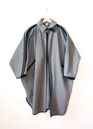 Cape oversized en laine grise Vintage Made in France, marque: vintage made in france, état: Très bon état, taille: Taille unique, 32,00 €, 34,30 € Protection acheteurs (Pro) incluse