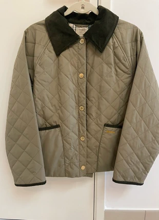 Veste Barbour femme, brand: Barbour, condizioni: Nuovo con cartellino, taglia: M / IT 42 / EU 38, €220.00, €231.70 include la Protezione acquisti