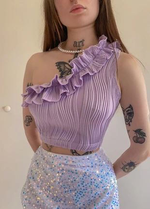 Top Lila à volants asymétrique, brand: Zara, condizioni: Ottime, taglia: S / IT 40 / EU 36, €4.90, €5.85 include la Protezione acquisti Pro