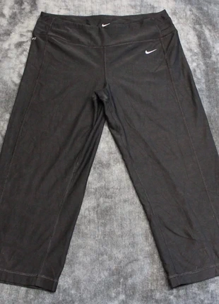 Legging / Pantacourt / Nike Dri-Fit Nike Taille S, marque: Nike, état: Bon état, taille: S / 36 / 8, 14,00 €, 15,40 € Protection acheteurs (Pro) incluse