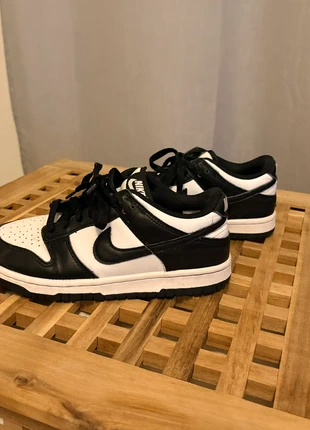Nike Dunk Low noir & blanc – Taille 36, marke: Nike, zustand: Sehr gut, größe: 36, 25,00 €, 26,95 € inklusive Vinted-Käuferschutz