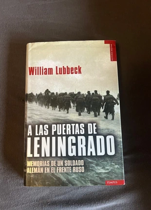 A las puertas de Leningrado, condizioni: Ottime, €16.00, €17.50 include la Protezione acquisti