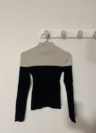 Top canalé blanco y negro, marca: Zara, estado: Muy bueno, tamaño: M / 38 / 10, 8,00 €, 9,10 € Protección al comprador incluida