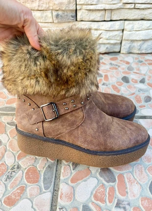 Stivaletto felpato, n. 39, brand: Martin Pescatore, condizioni: Nuovo senza cartellino, taglia: 39, €14.00, €15.40 include la Protezione acquisti