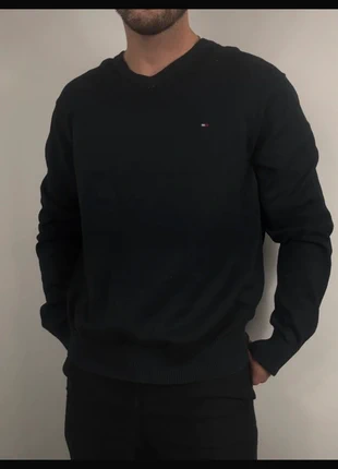 Pull noir col v | Tommy Hilfiger - L # 21, brand: Tommy Hilfiger, condizioni: Ottime, taglia: L, €28.00, €30.10 include la Protezione acquisti