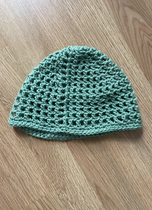 bonnet en crochet vert sauge, marque: Fait Main, état: Neuf sans étiquette, taille: Taille unique, 9,00 €, 10,15 € Protection acheteurs incluse