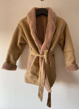 Winterjas, merk: Asian, staat: Nieuw zonder prijskaartje, maat: S / 36 / 8, € 15,00, € 16,45 inclusief Kopersbescherming