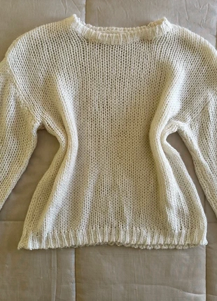 Warm Off-White Knit Sweater – Long-Sleeve Autumn/Winter Essential, brand: COQUETTE, condizioni: Nuovo senza cartellino, taglia: M / IT 42 / EU 38, €10.00, €11.20 include la Protezione acquisti