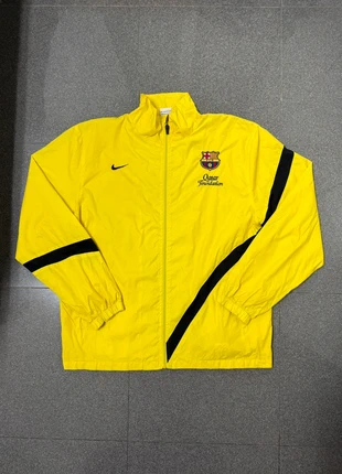 Triple yellow retro 2010 embroidered logos Nike X Barsa windbreaker, marque: Nike, état: Très bon état, taille: L, 24,00 €, 25,90 € Protection acheteurs incluse