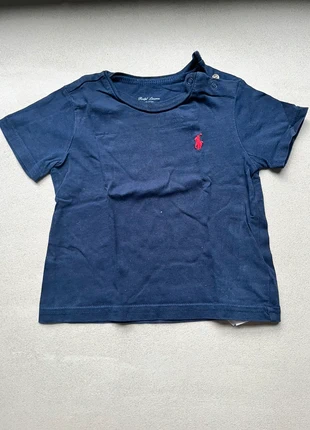 Donkerblauw t-shirt van Polo Ralph Lauren., merk: Polo Ralph Lauren, staat: Heel goed, maat: 9-12 maanden / 74 cm, € 4,00, € 4,90 inclusief Kopersbescherming