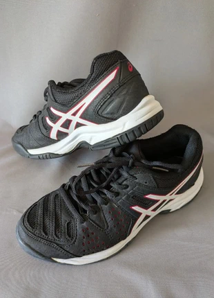 Baskets Asics 1044A015 Indoor Court unisexe noires rouges blanches pointure 38, marque: Asics, état: Bon état, taille: 38, 14,00 €, 15,40 € Protection acheteurs (Pro) incluse