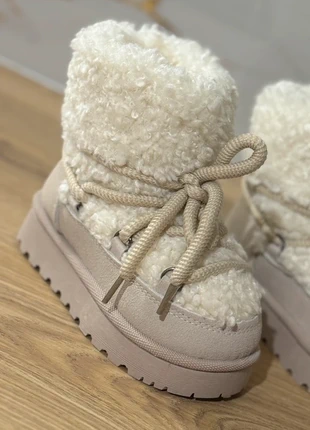 Botte fourrée taille 32, marque: les pépites de lv, état: Neuf avec étiquette, taille: 32, 25,00 €, 26,95 € Protection acheteurs (Pro) incluse