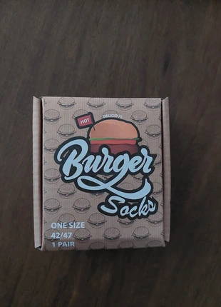 Leuke sokken met burgers, merk: Xenos, staat: Nieuw met prijskaartje, maat: Universeel, € 3,00, € 3,85 inclusief Kopersbescherming