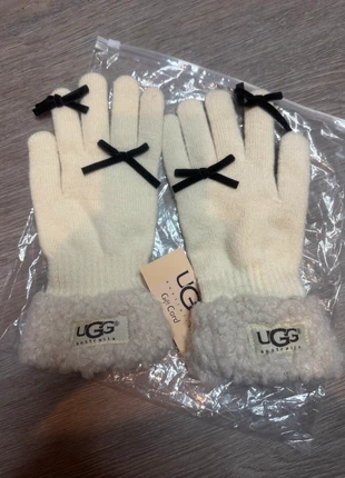 Gant ugg beige crème, brand: UGG, condition: New with tags, size: One size, €40.00, €42.70 includes Buyer Protection