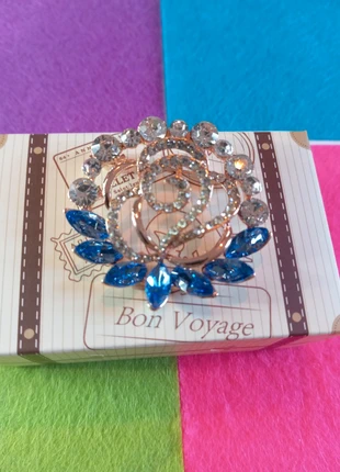 Broche avec la boîte, marque: Broche.fr, état: Très bon état, 5,00 €, 5,95 € Protection acheteurs (Pro) incluse