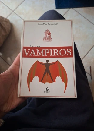 Livro b.a.ba Vampiros (Jean-Paul Ronecker), condizioni: Ottime, €5.00, €5.95 include la Protezione acquisti