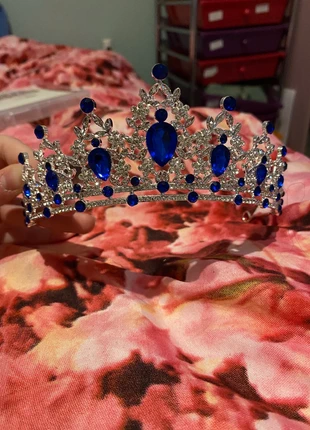 Couronne bleu, marque: Shein, état: Très bon état, 2,00 €, 2,80 € Protection acheteurs incluse