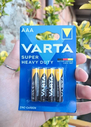 Set 4 batterie AAA, brand: VARTA, condizioni: Nuovo con cartellino, €1.70, €2.49 include la Protezione acquisti
