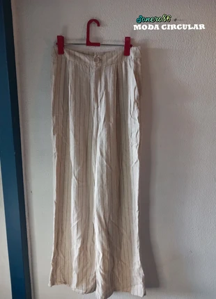 Pantalon ancho crema a rallas talla 38/M., état: Très bon état, taille: M / 38 / 10, 6,00 €, 7,00 € Protection acheteurs incluse