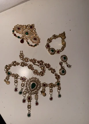 Marokkaanse sieradenset, staat: Heel goed, € 15,00, € 16,45 inclusief Kopersbescherming