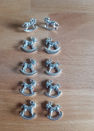 Conjunto de 10 Cavalos de Brincar, estado: Novo sem etiquetas, €1.50, €2.28 inclui Proteção do Comprador