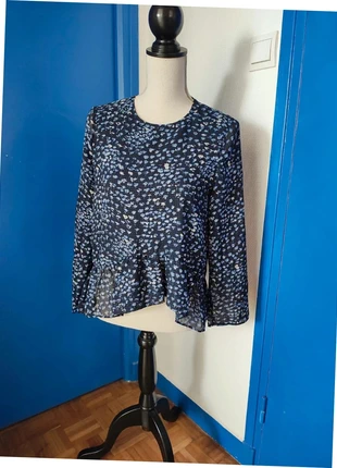 Blouse fleurie mango suit taille S, marque: Mango, état: Neuf sans étiquette, taille: S / 36 / 8, 4,00 €, 4,90 € Protection acheteurs (Pro) incluse