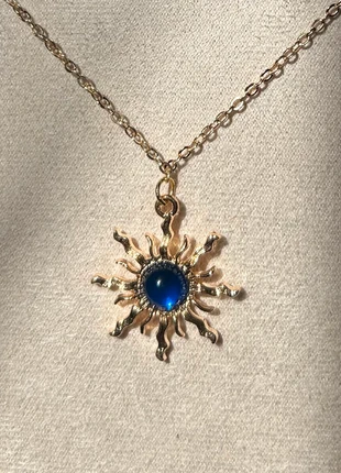 Collier soleil bleu foncé en acier inoxydable, marque: Fait Main, état: Neuf avec étiquette, 7,00 €, 8,05 € Protection acheteurs incluse