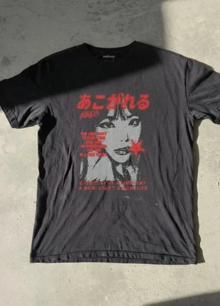 T-shirt Graphique Japonais Noir – Streetwear / Oversize / Look Urbain / Tendance 2025, état: Très bon état, taille: M, 26,90 €, 28,95 € Protection acheteurs incluse