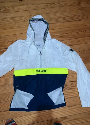veste coupe-vent deeluxe blanc/bleu fluo taille M streetwear tendance, marke: Deeluxe, zustand: Sehr gut, größe: M, 18,00 €, 19,60 € inklusive Vinted-Käuferschutz