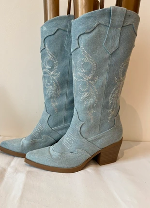 santiags en jeans, merk: Bershka, staat: Nieuw zonder prijskaartje, maat: 37, € 29,00, € 31,15 inclusief Kopersbescherming