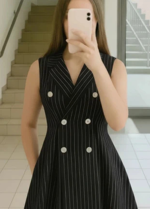 Robe sans manches noire à rayures fines style tailleur taille S, marque: Ruth london, état: Très bon état, taille: S / 36 / 8, 38,80 €, 41,44 € Protection acheteurs incluse