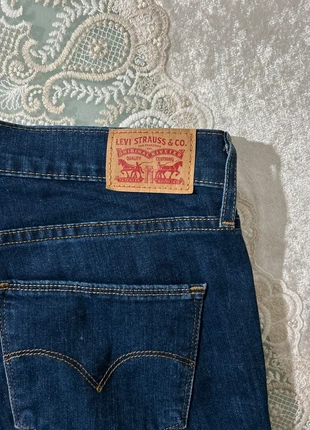 Jean skinny Levi’s - W30 - très bon état, brand: Levi's, condizioni: Ottime, taglia: IT 40 | W30, €20.00, €21.70 include la Protezione acquisti