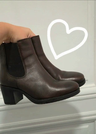 Paire de jolies bottines a talons en cuir marron, marke: Blancheporte, zustand: Sehr gut, größe: 37, 30,00 €, 32,20 € inklusive Vinted-Käuferschutz
