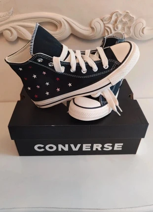 Converse Chuck Taylor montantes noires avec étoiles – Taille 39 – Neuves, marke: Converse, zustand: Neu, mit Etikett, größe: 39, 45,00 €, 47,95 € inklusive Vinted-Käuferschutz