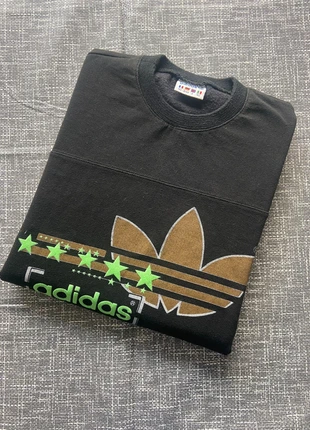Pull Adidas noir Vintage Taille M Made in France Col Rond, marque: adidas, état: Très bon état, taille: M, 18,00 €, 19,60 € Protection acheteurs incluse