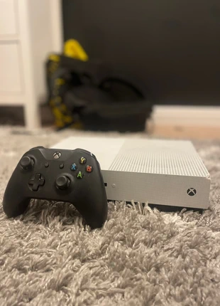 Xbox One S with Black controller, brand: Xbox, condition: Good, £50.00, £53.20 includes Buyer Protection